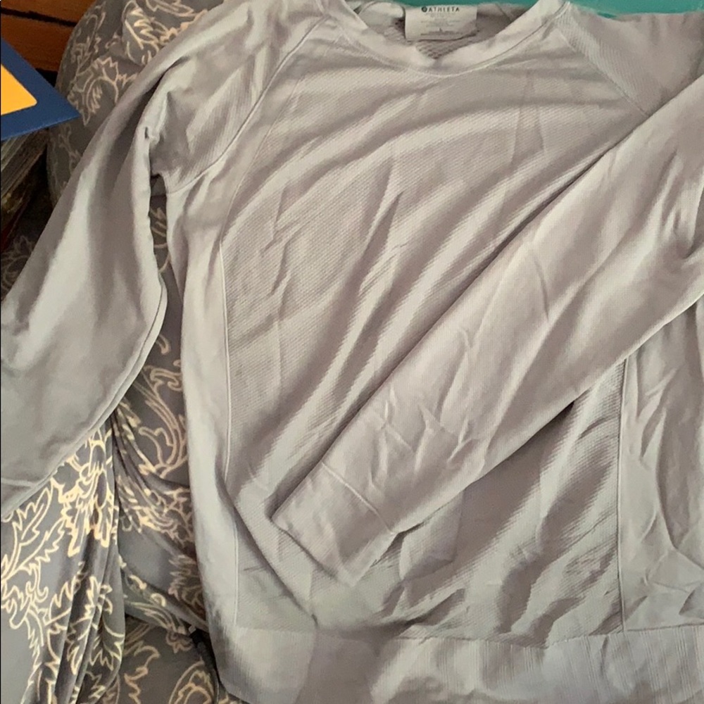 New Athleta Gray Long sleeve top perforated back L